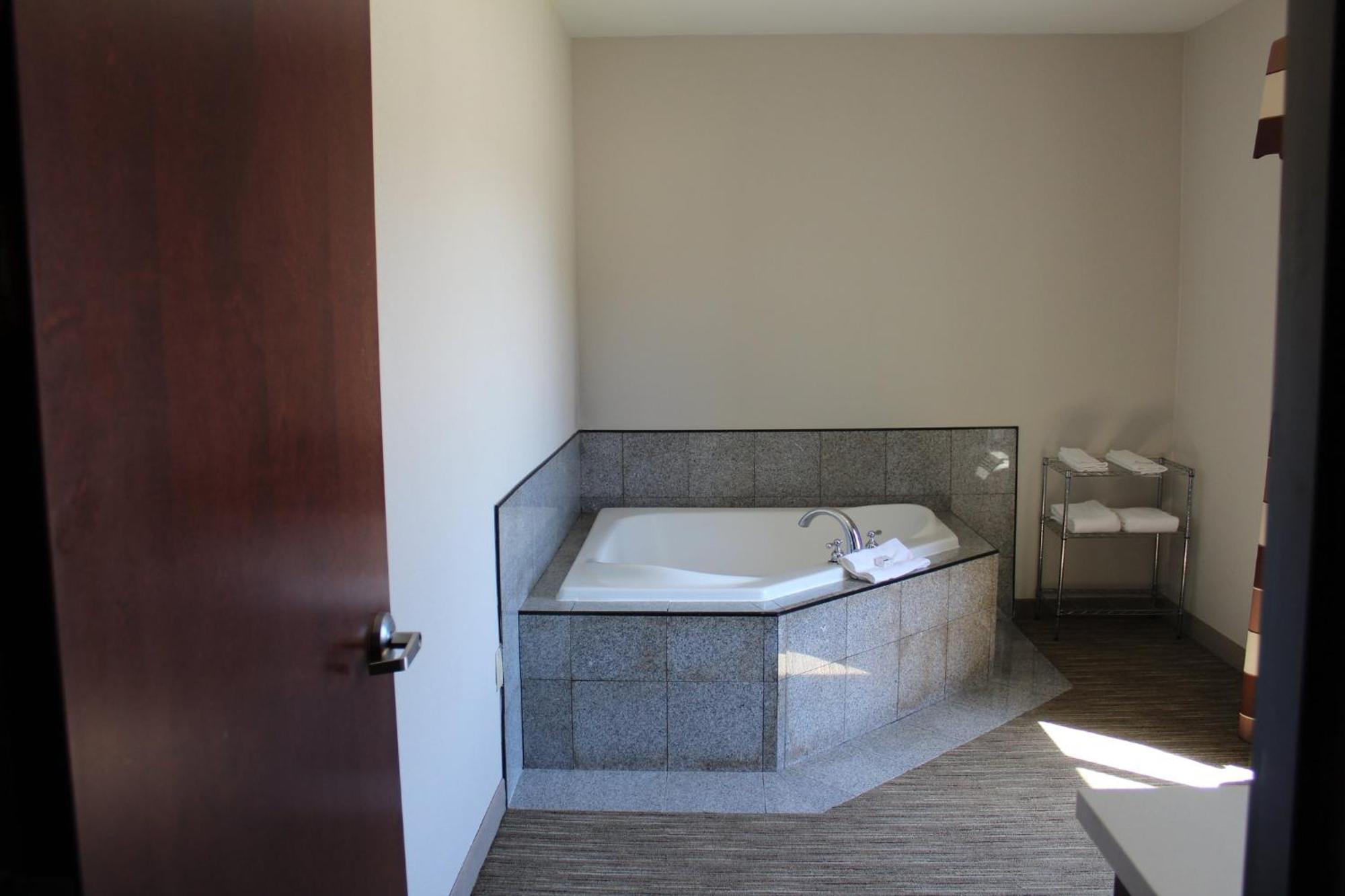 Holiday Inn Express Ponca City By Ihg Екстериор снимка