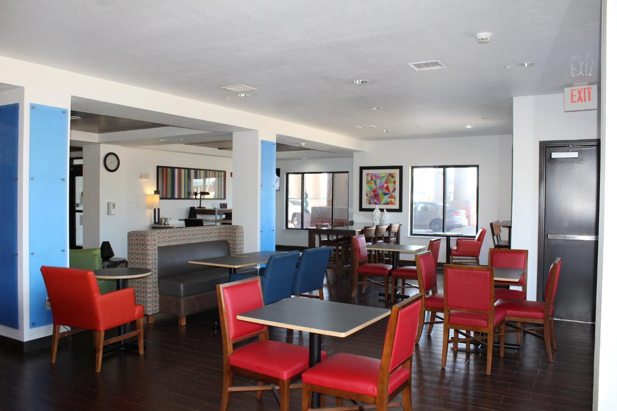 Holiday Inn Express Ponca City By Ihg Екстериор снимка